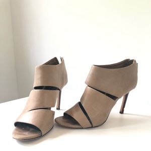 Ellie Tahari Heels Nude Beige Peep Toe Sandal
